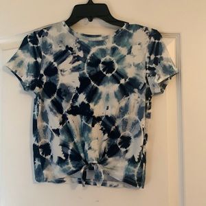 Girls tie dye tee.